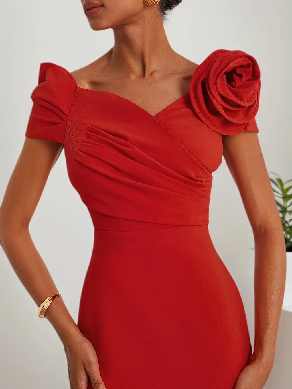 Rotes 3D-Blumen schulterfreies Meerjungfrau-Midikleid