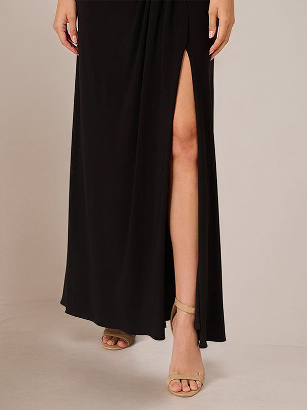 Abito da madre della sposa nero in chiffon con scollo profondo a V, lunghezza alla caviglia e spacco alto