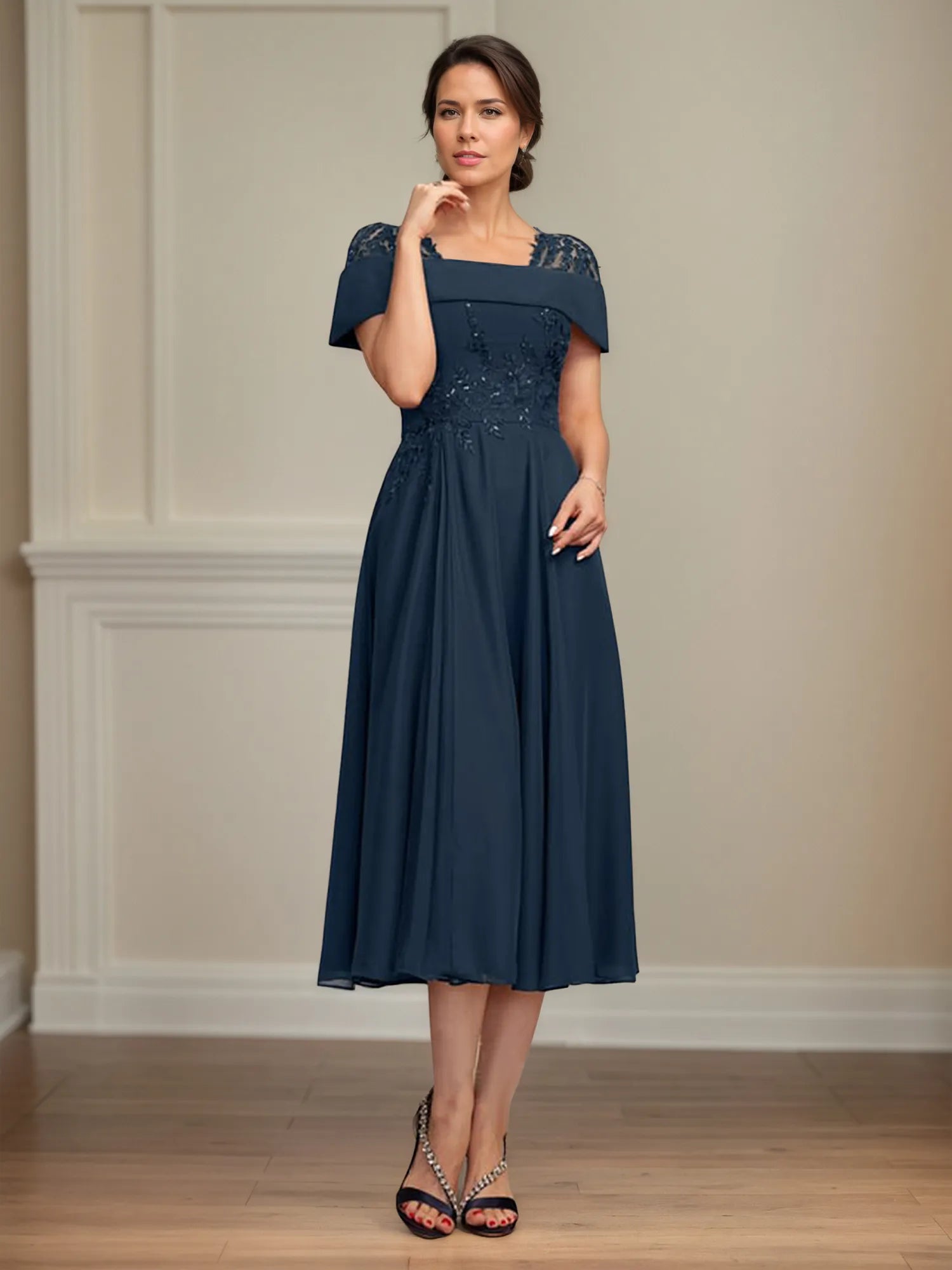 A-Linie Quadratischer Ausschnitt Tee-Länge Chiffon Brautmutterkleid mit Plissierten Pailletten