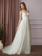Weißes Ballkleid aus Spitze, Hochzeitskleid