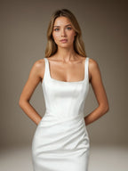 Vestido de novia blanco sirena con escote cuadrado y satén doble faz