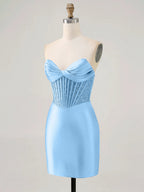 Vestido justo tomara que caia de baile com corpete bordado de miçangas