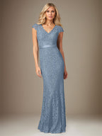 Vestido longo azul acinzentado de chiffon com decote em V, mangas curtas e aplicações