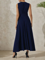 Robe maxi portefeuille en lyocell lin bleu violacé à col en V sans manches ligne A avec nœud