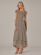 A-Linien Boot-Ausschnitt Illusions asymmetrisches Chiffon-Spitzen Mutterkleid der Braut mit Applikationsfalten