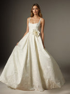 Robe de mariée blanche style robe boule avec poches en jacquard floral