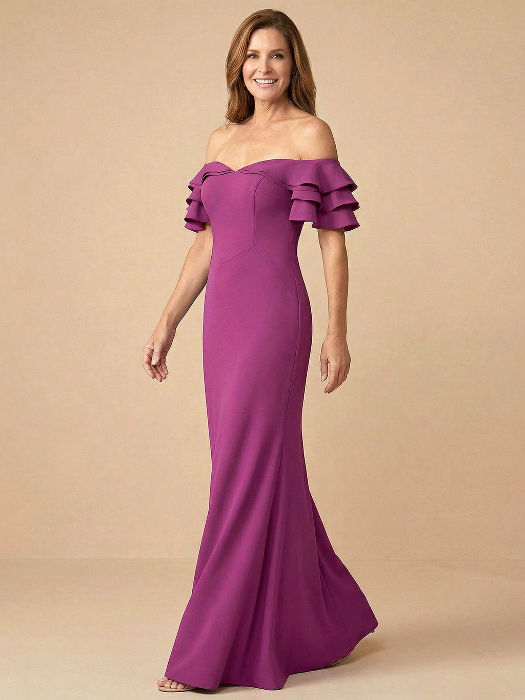 Schulterfreies trägerloses Satin-Stufenkleid für die Brautmutter