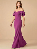 Schulterfreies trägerloses Satin-Stufenkleid für die Brautmutter