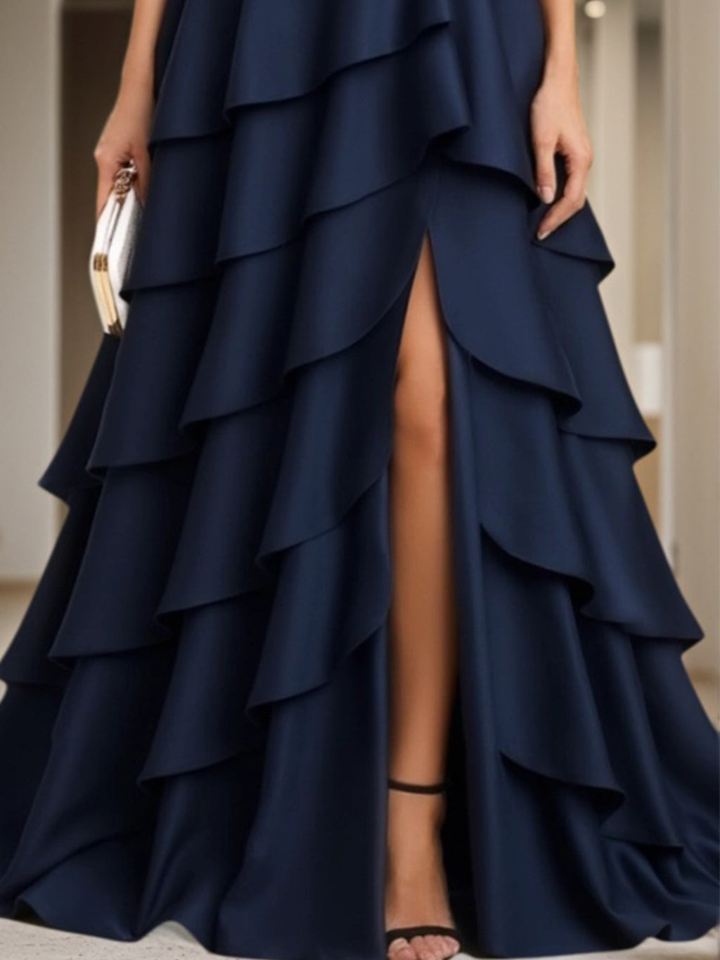 Vestido formal para invitada de boda azul marino sin tirantes, sin mangas y maxi con volantes