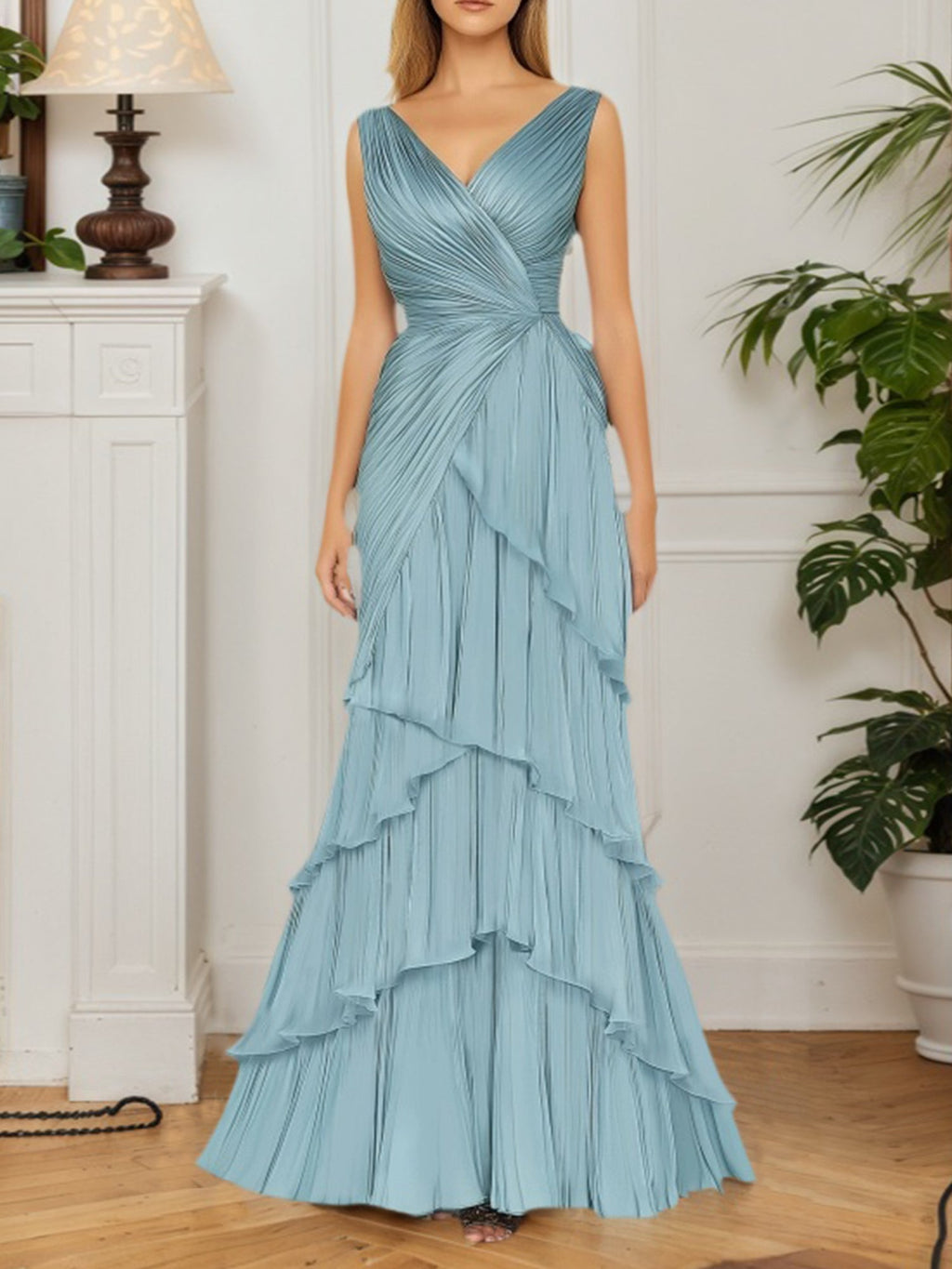 Abito formale a strati, blu, senza maniche, plissettato, scollo a V, abito lungo maxi
