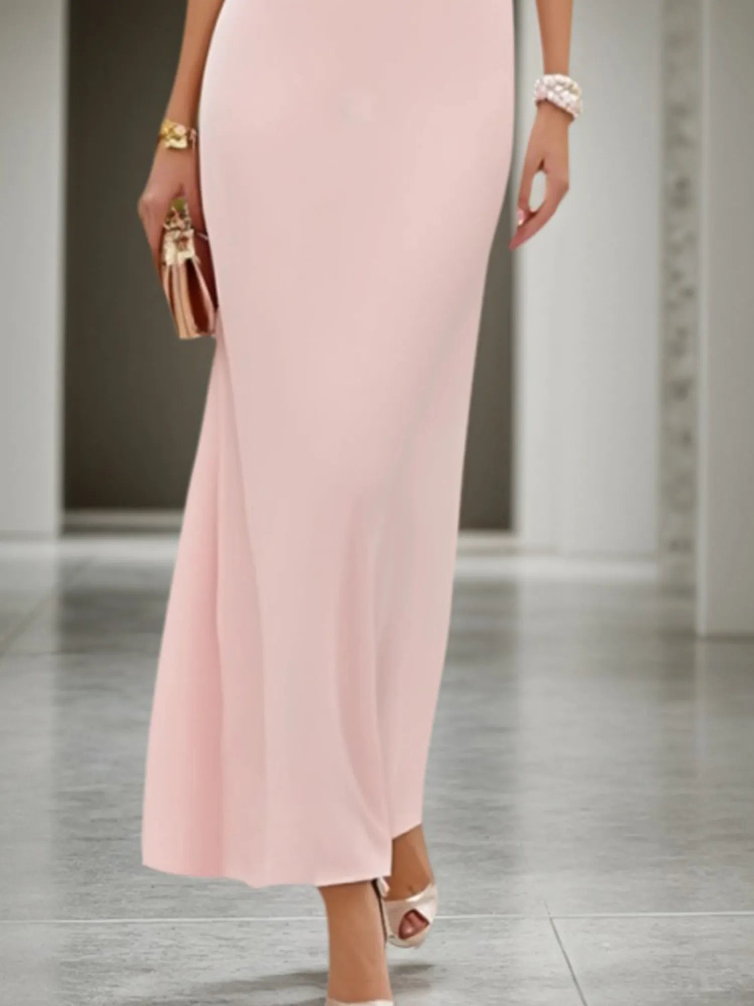 Vestido formal maxi sin tirantes y sin mangas rosa para invitada de boda