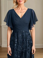 A-Linie V-Ausschnitt Kurzarm Chiffon Brautmutterkleid mit Applikationen