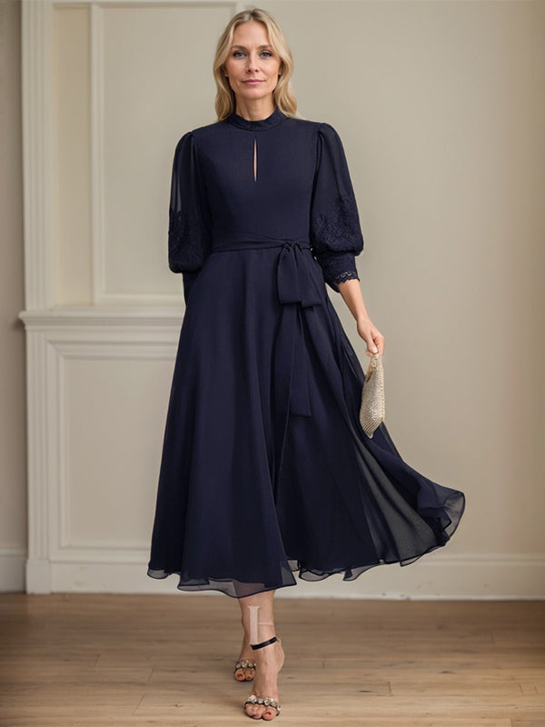 A-Linien Kleid mit hohem Kragen, tea-länge, Spitze und Chiffon, Brautmutterkleid mit Schleife