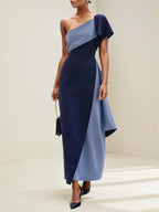 Vestido azul royal e azul aço em crepe stretch, um ombro só, mangas curtas, comprimento até o tornozelo
