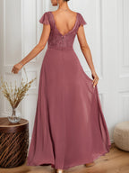 Abito lungo maxi a linea A in pizzo rosso anguria con scollo a V e maniche corte