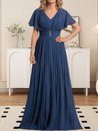 A-Linien V-Ausschnitt Bodenlanges Chiffon Brautmutterkleid mit Kristallbrosche und Plisseefalten