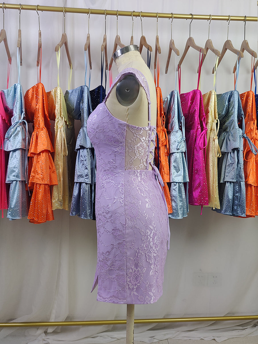 Vestido Justo de Renda para Festa de Volta às Aulas com Fenda Lateral