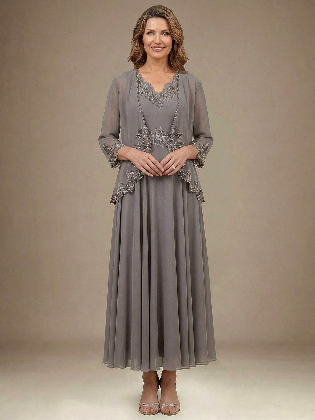 Vestido de madre de la novia línea A con escote en V, largo hasta el tobillo, gasa, lentejuelas, apliques, encaje y abalorios
