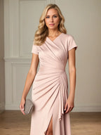 Vestido tubo/columna de satén fruncido para madre de la novia con abertura