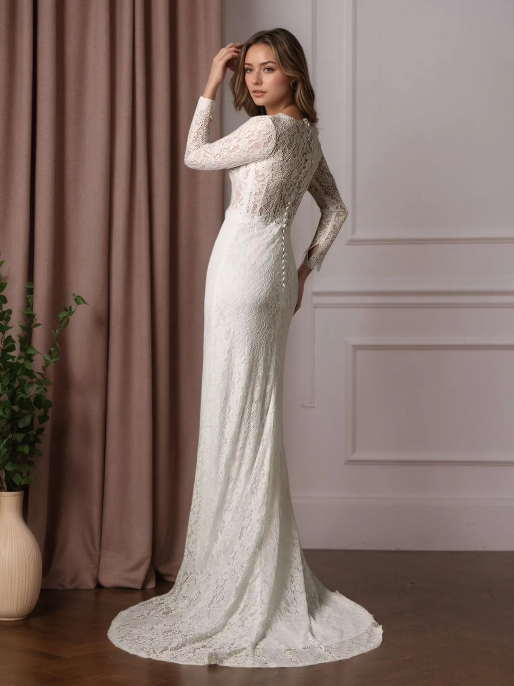 Vestido de novia blanco ajustado con escote en V y tul