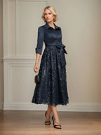 A-Linien-Mutter-der-Braut-Kleid mit Kragen, V-Ausschnitt, tea-length, Satin, Spitze, Pailletten und Schleife