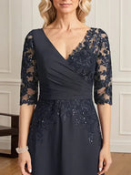 A-Linien V-Ausschnitt bodenlanges Spitzen-Chiffon Kleid der Brautmutter mit plissierten Pailletten