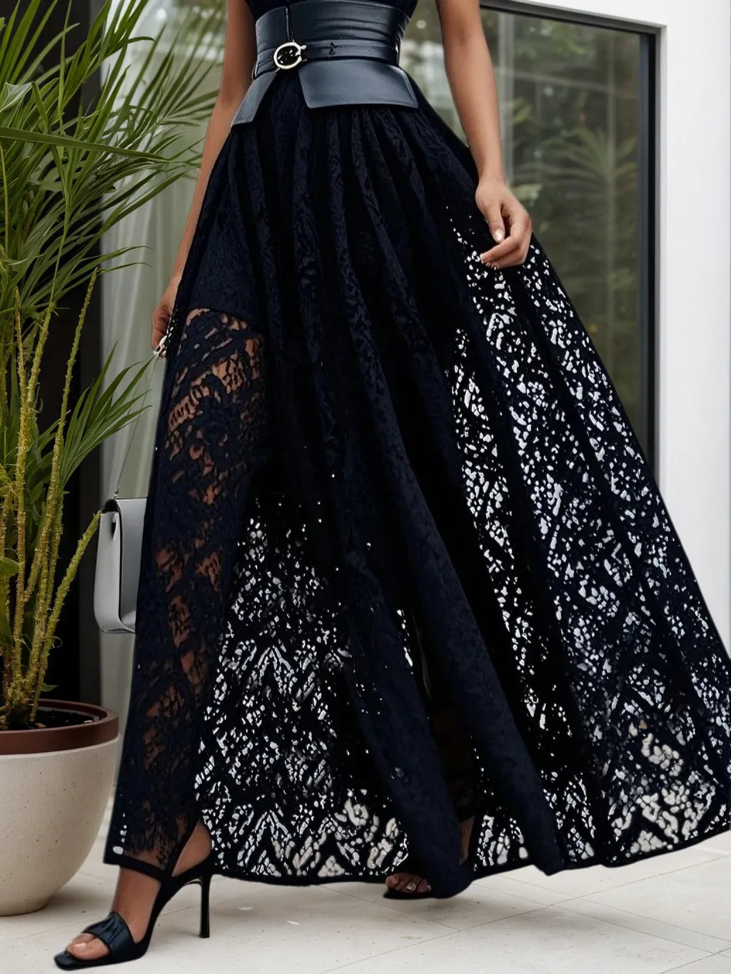 Robe maxi noire en dentelle ajourée col rond sans manches ligne A