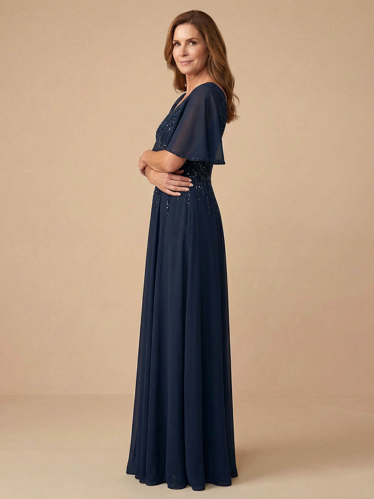 Robe mère de la mariée en mousseline coupe trapèze avec manches évasées et sequins scintillants