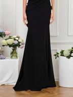 Vestido formal preto maxi com decote em V e renda