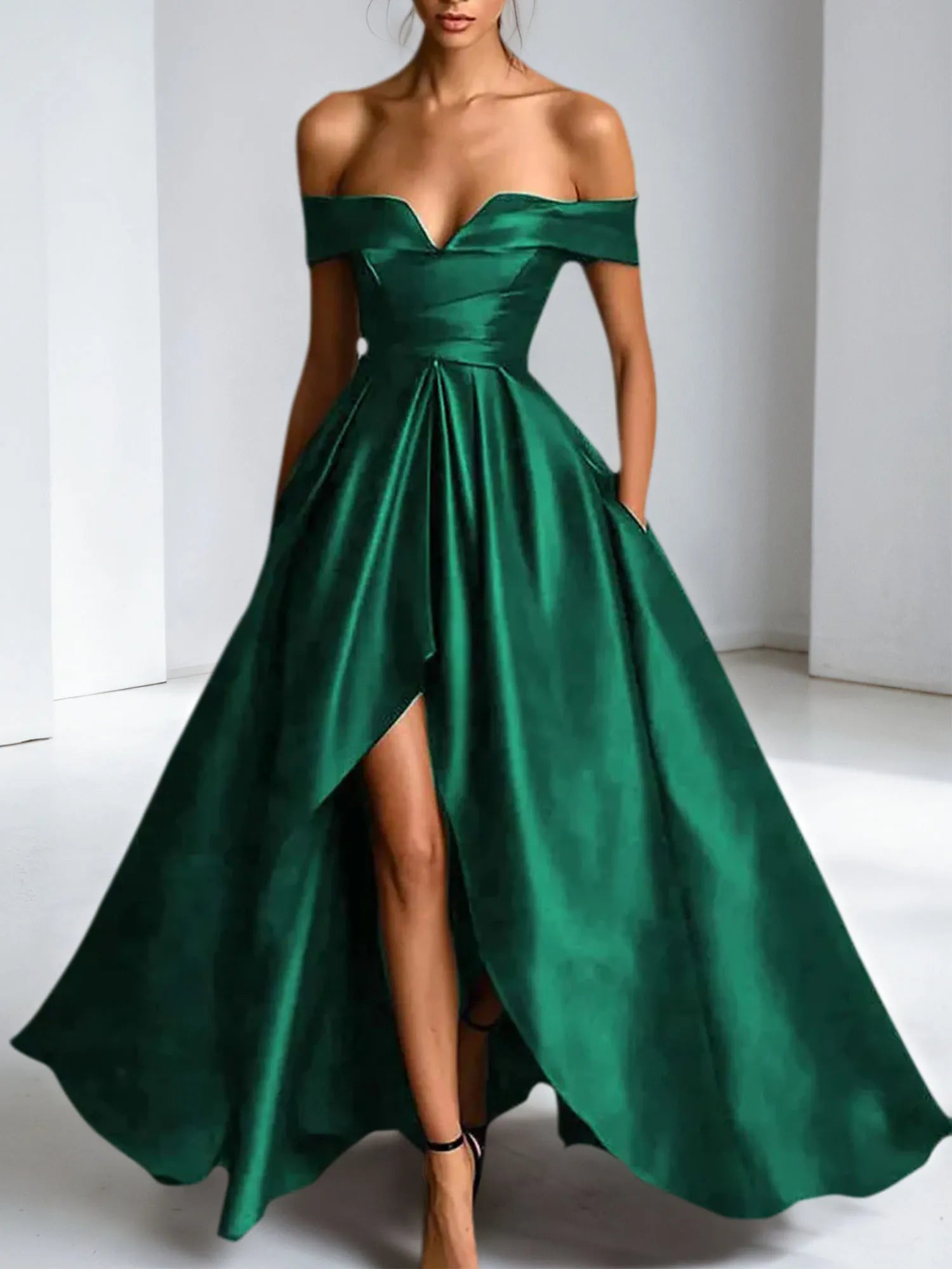 Vestido formal de satén corte en A con escote off-the-shoulder y abertura maxi