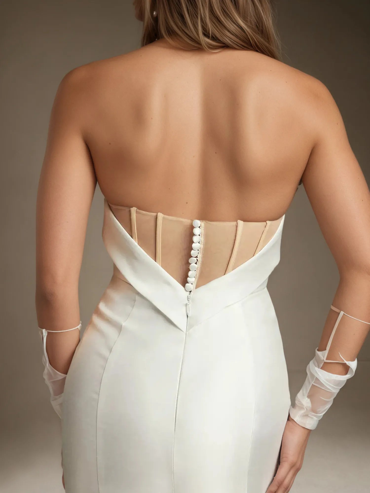 Vestido de novia blanco sirena sin tirantes con lazo