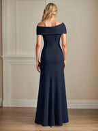 Robe mère de la mariée trompette/sirène en crêpe stretch à col bateau et manches courtes