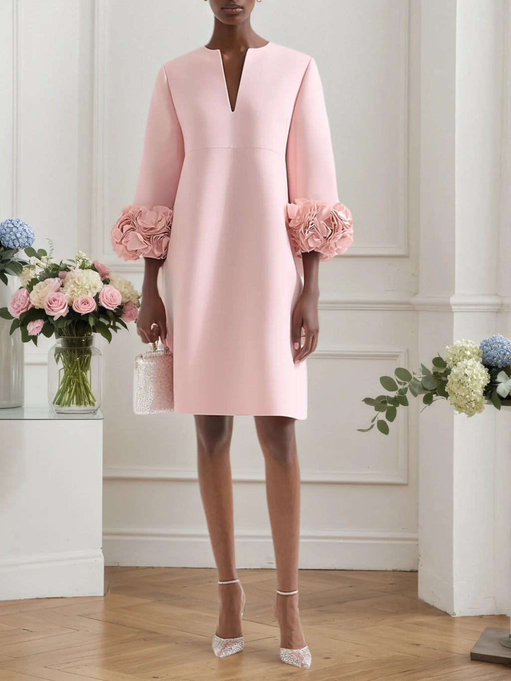 Abito midi rosa a linea A con maniche lunghe classiche, scollo a V e fiori 3D