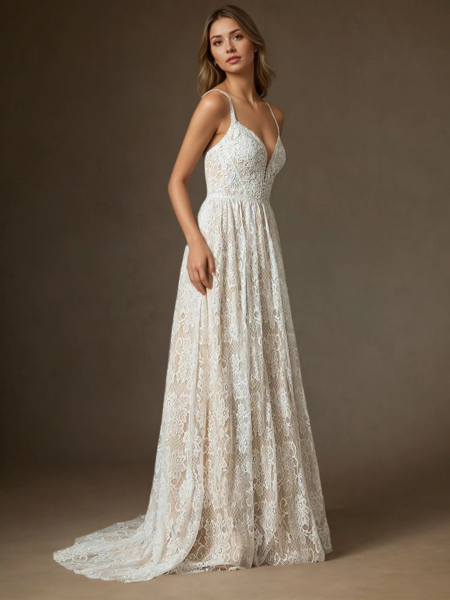 Abito da sposa in pizzo color champagne a linea A