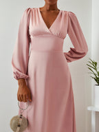 Robe midi rose à encolure en V, manches bouffantes longues, coupe trapèze
