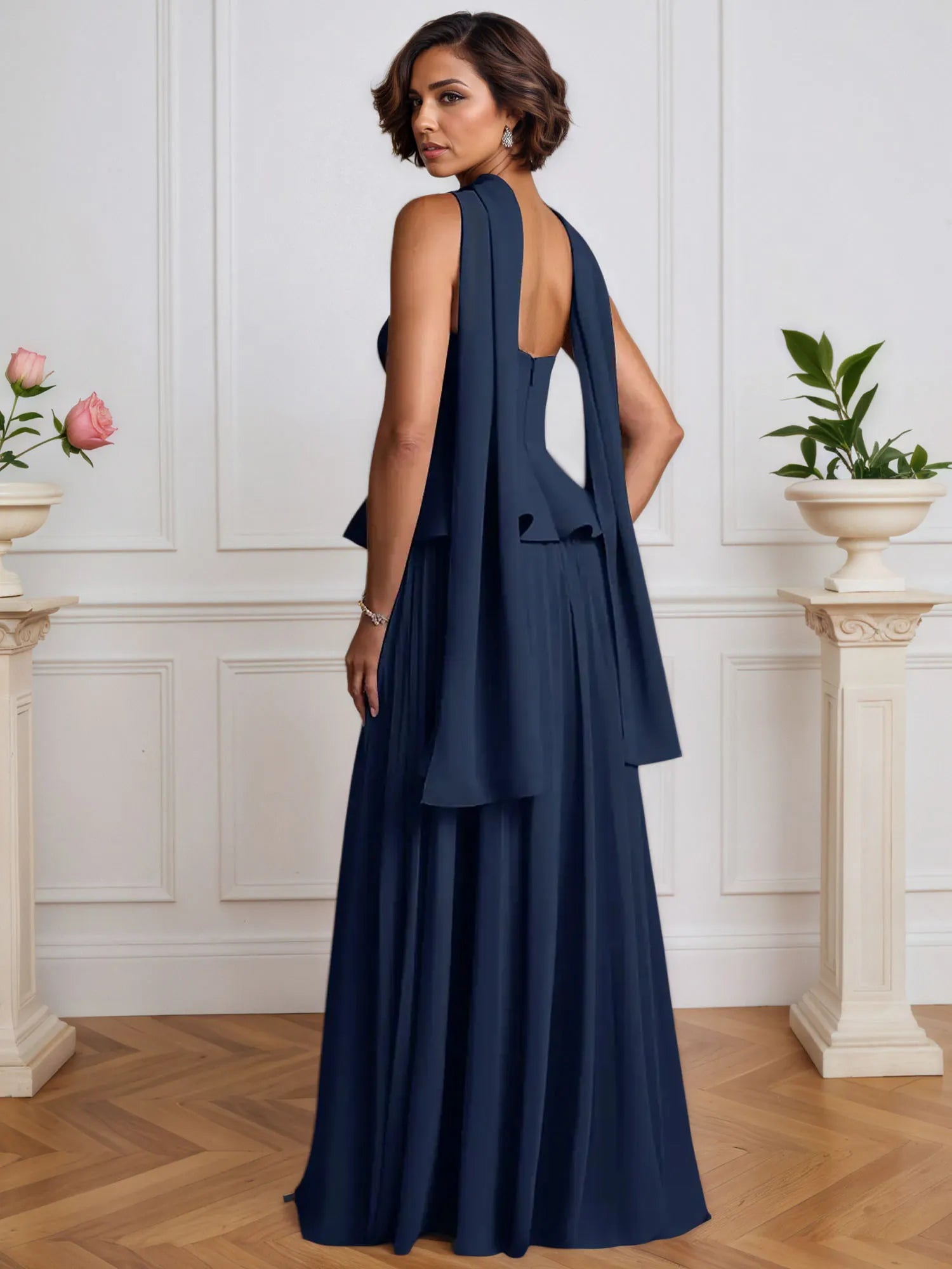 Abito a linea A in chiffon plissettato senza spalline con scollo a barca e balze a cascata