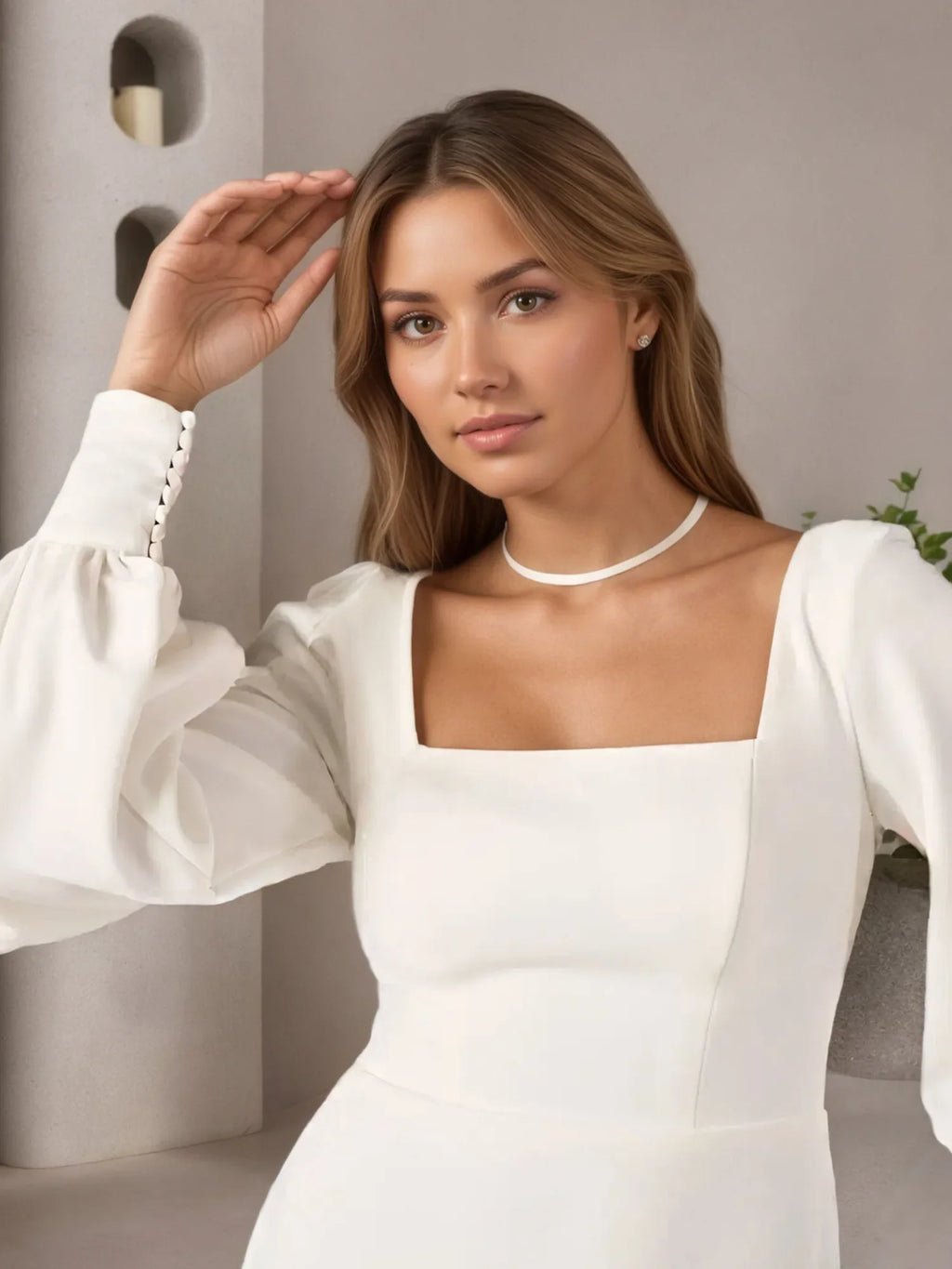 Robe de mariée blanche fourreau en crêpe stretch col carré