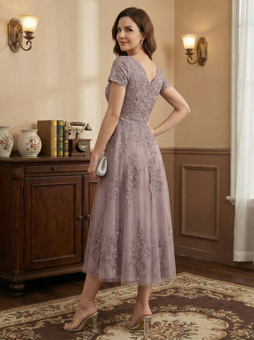 Robe de mère de la mariée A-line en tulle et dentelle, col arrondi, longueur thé