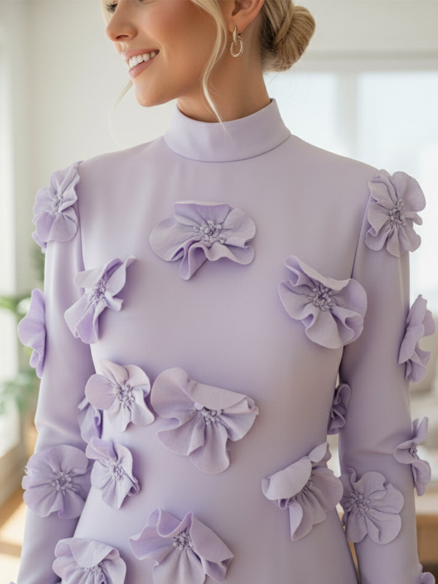 Abito lungo a linea ad A con collo alto, maniche lunghe, in crepe elasticizzato con fiori 3D