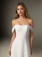 Abito da sposa bianco a linea ad A con scollo a barca e chiffon elasticizzato senza spalline
