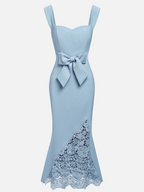 Vestido maxi sirena azul claro con lazo, encaje y escote corazón