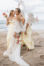 Vestidos largos de dama de honor tipo tubo con tirantes finos y recortes