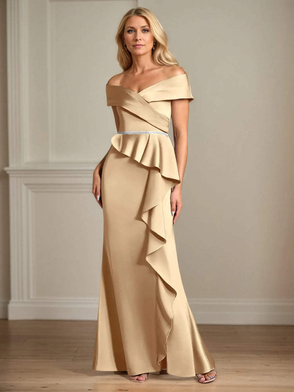 Trumpet/Meerjungfrau Schulterfreies Bodenlanges Satin Kleid der Brautmutter mit Rüschen