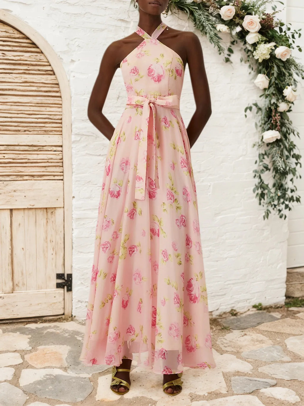Rosa florales Chiffon Neckholder ärmelloses A-Linien Maxi-Kleid