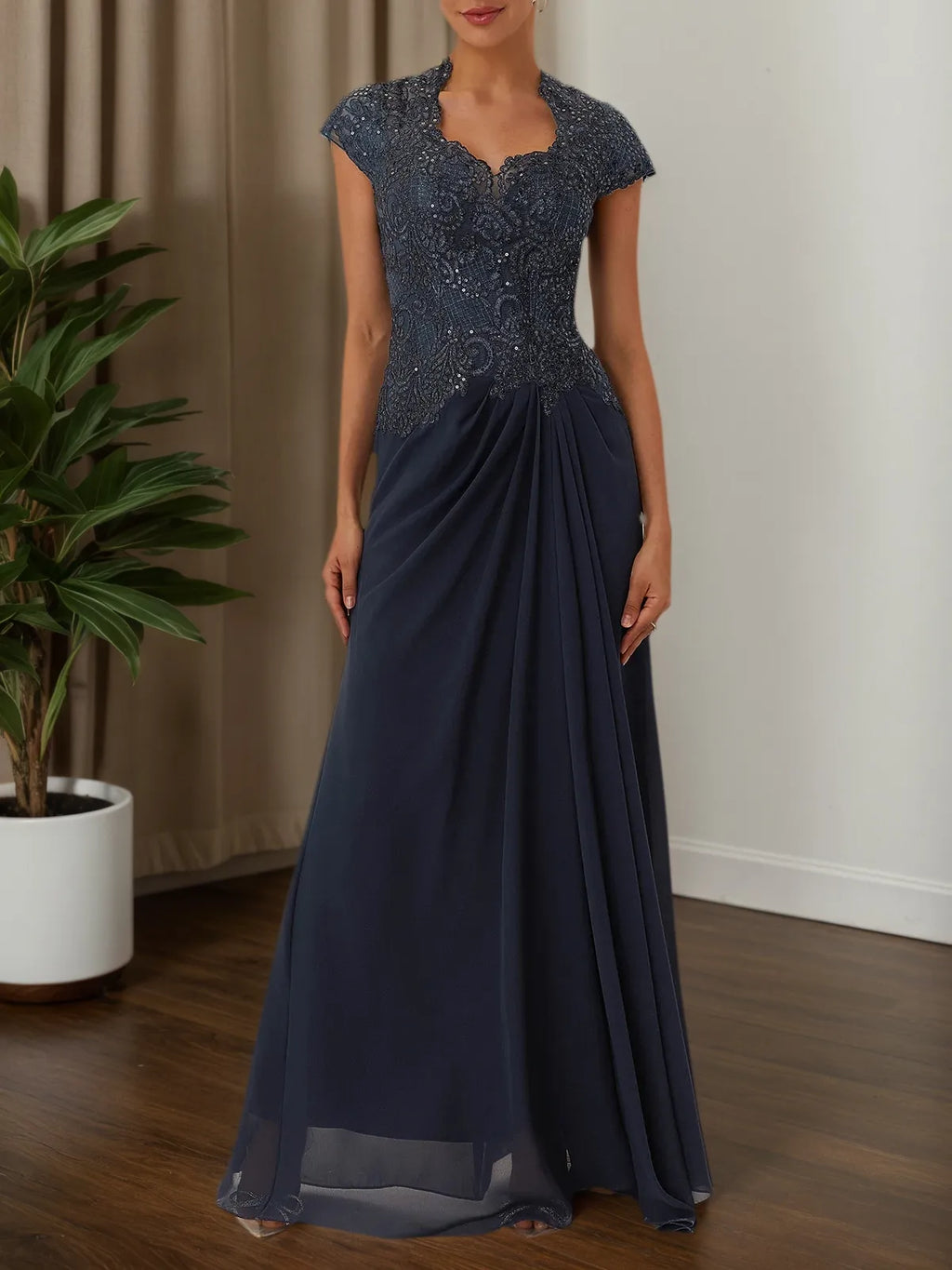 Vestido para madre de la novia o del novio en chiffon con encaje de lentejuelas azul violáceo, escote corazón, manga corta y línea A maxi