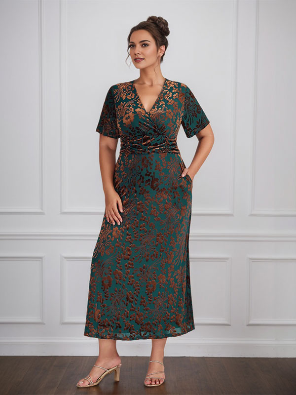 Vintage schlichtes V-Ausschnitt Samt Kleid mit kurzen Ärmeln in Tea-Länge für die Mutter der Braut mit Schlitz