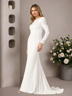 Abito da sposa bianco a sirena in crepe elasticizzato con scollo a goccia e paillettes