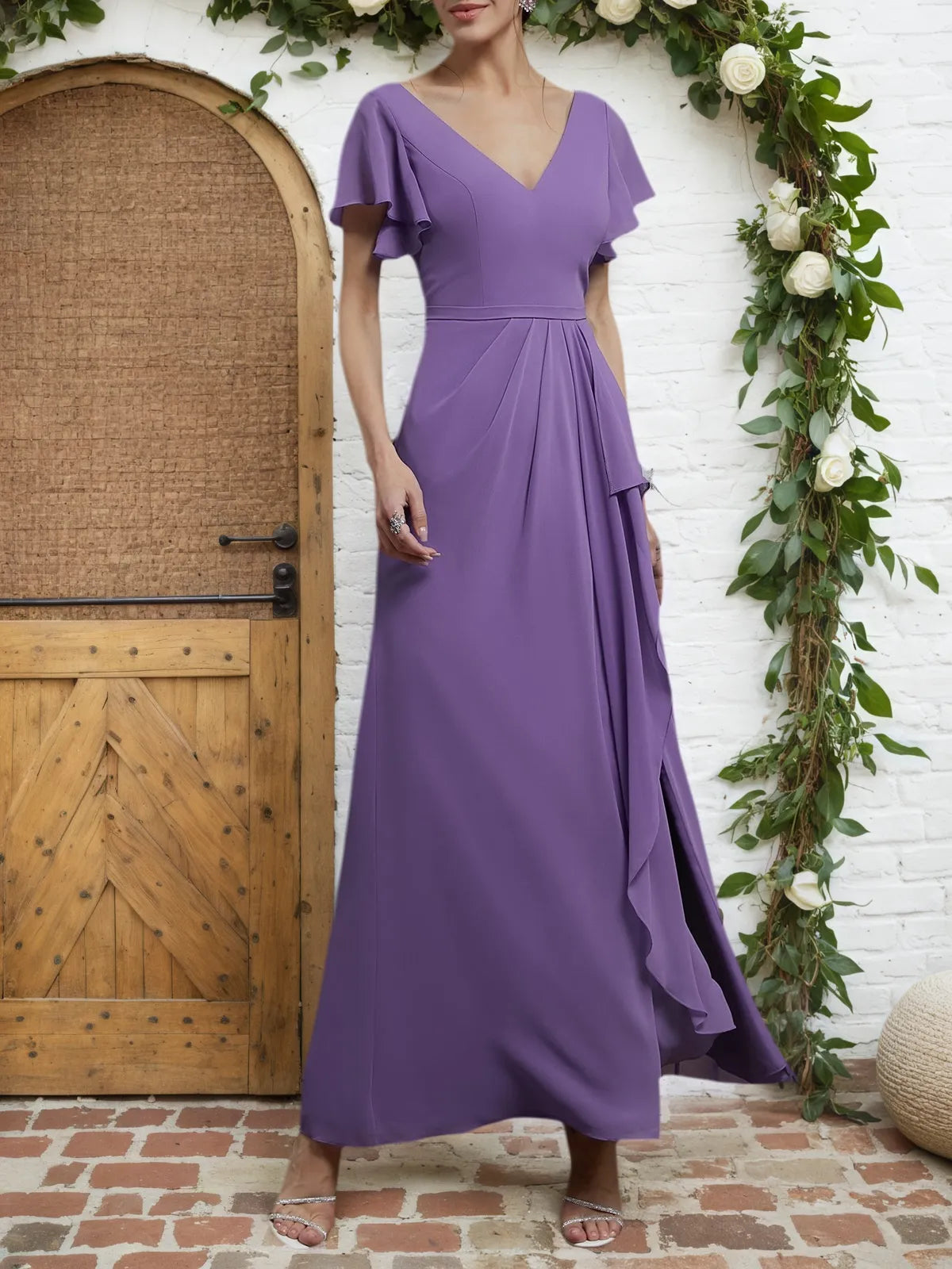 Lila gerafftes V-Ausschnitt Kleid mit Rüschenärmeln, A-Linie, Maxi Chiffon Brautjungfernkleid
