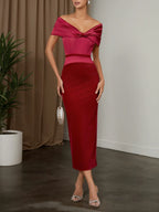 Vestido maxi de terciopelo rojo vino con escote barco y manga corta