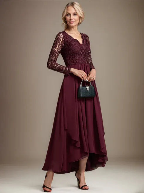 Abito da madre della sposa in chiffon e pizzo asimmetrico, linea a trapezio, scollo a V